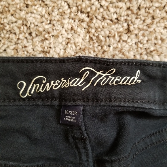 Black Universal Thread Shorts - Picture 3 of 7